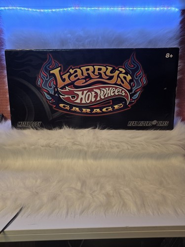 Hot wheels larry - wheels, garage