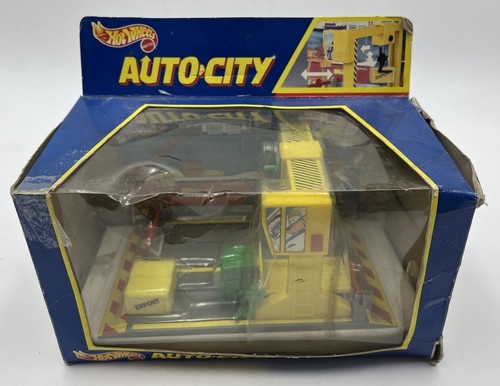 Hot wheels auto - hot, scala