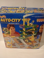 HOT WHEELS AUTO CITY